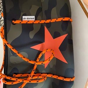Neoprene Authentic ah-dorned camo bag